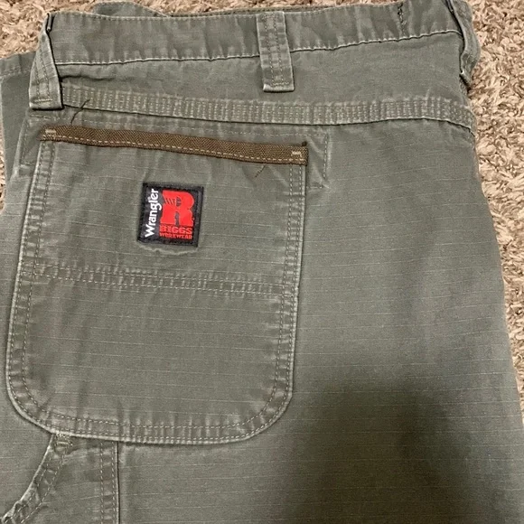 Wrangler Riggs Workwear men cargo pants size 44 x 30 - Picture 2 of 8